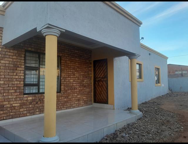 3 BEDROOM HOUSE FOR SALE IN NELLMAPIUS
